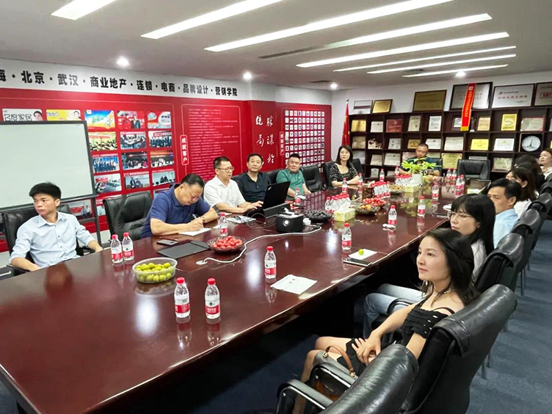 宜昌廣東商會、湖北人民政府駐深、宜昌人民政府駐深等領導與企業家一行蒞臨南方略咨詢集團指導工作4
